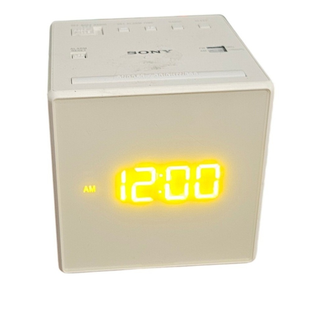 Sony‎ ICF-C1 Dream Machine AM/FM Alarm Clock Radio White Cube Amber LED Display